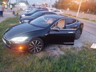 Продам автомобиль TESLA MODEL S 2016 г.в