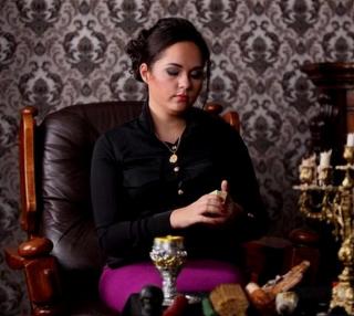 Ясновидящая в Москве. Приворот, снятие порчи, гадание