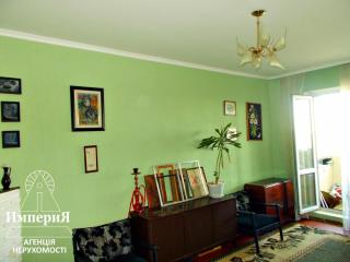 Продам 3-Х комнатную.Косметический ремонт.Квадратный холл Фото 3