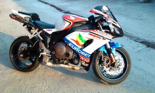 Спортбайк Honda FIREBLADE CBR1000RR Фото 2