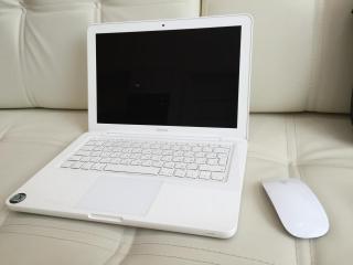 Ноутбук Apple Macbook White 13 Core 2 Duo 2.4 Фото 2