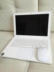 Ноутбук Apple Macbook White 13 Core 2 Duo 2.4 Фото 3