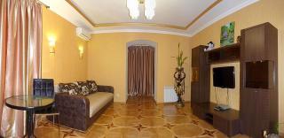 Двухкомнатная квартира с раздельными комнатами в центре Фото 2