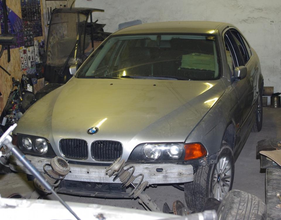 Разборка бмв. Bmw e 71 ,tp ,fvgthf. Разбитые бмв е60. Bmw x5 e70 битый. Разбираю бмв.