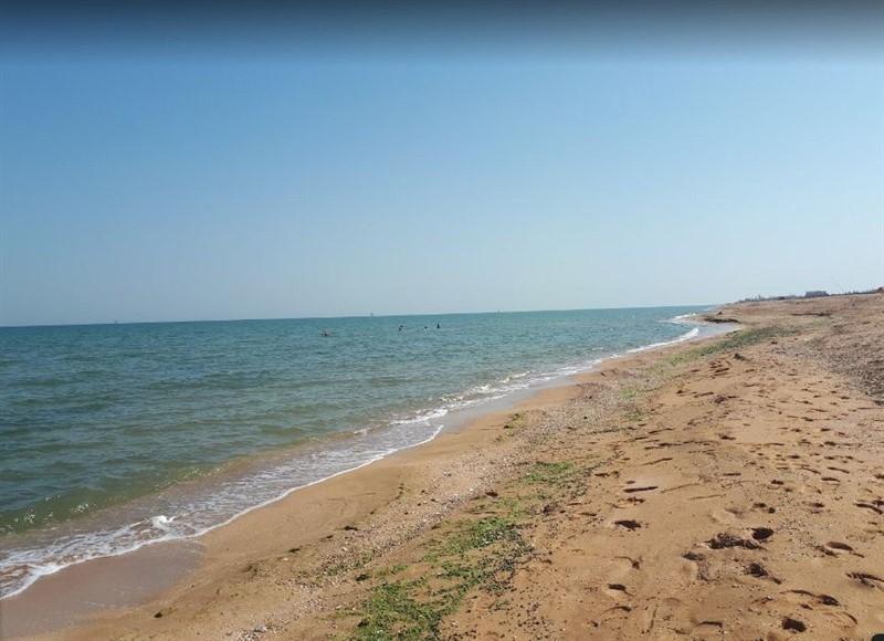 Село стрелковое. Где отдохнуть на азовском море. Стрелковое сегодня. Азовское море 2022. Арабатская стрелка стрелковое фото.